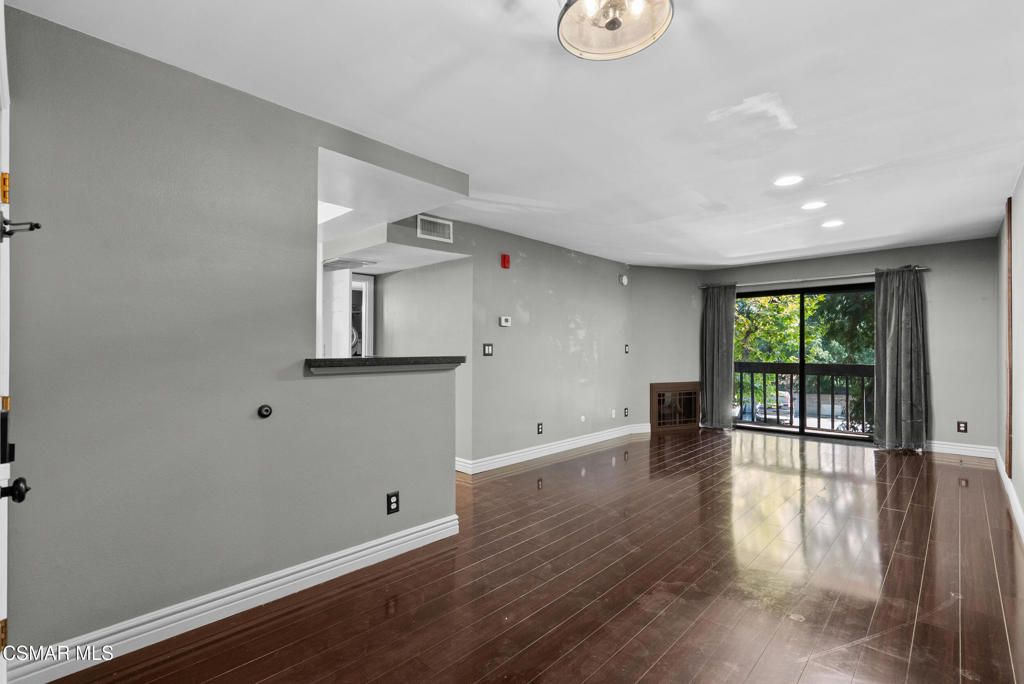 Photo of 22100 Burbank Boulevard #348e, Woodland Hills, CA 91367 (MLS # 225004382)