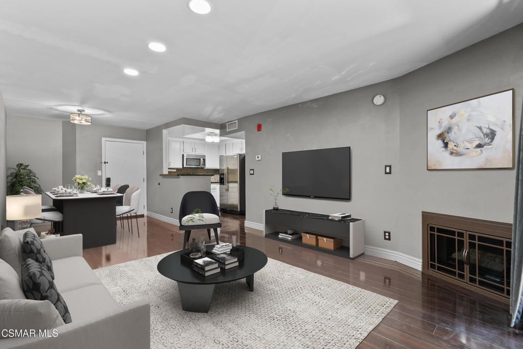 Photo of 22100 Burbank Boulevard #348e, Woodland Hills, CA 91367 (MLS # 225004382)