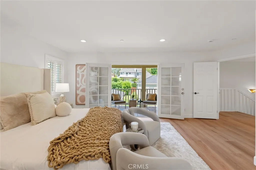 Burbank, California 91501, United States, 4 Bedrooms Bedrooms, ,5 BathroomsBathrooms,Residential,Active,183926