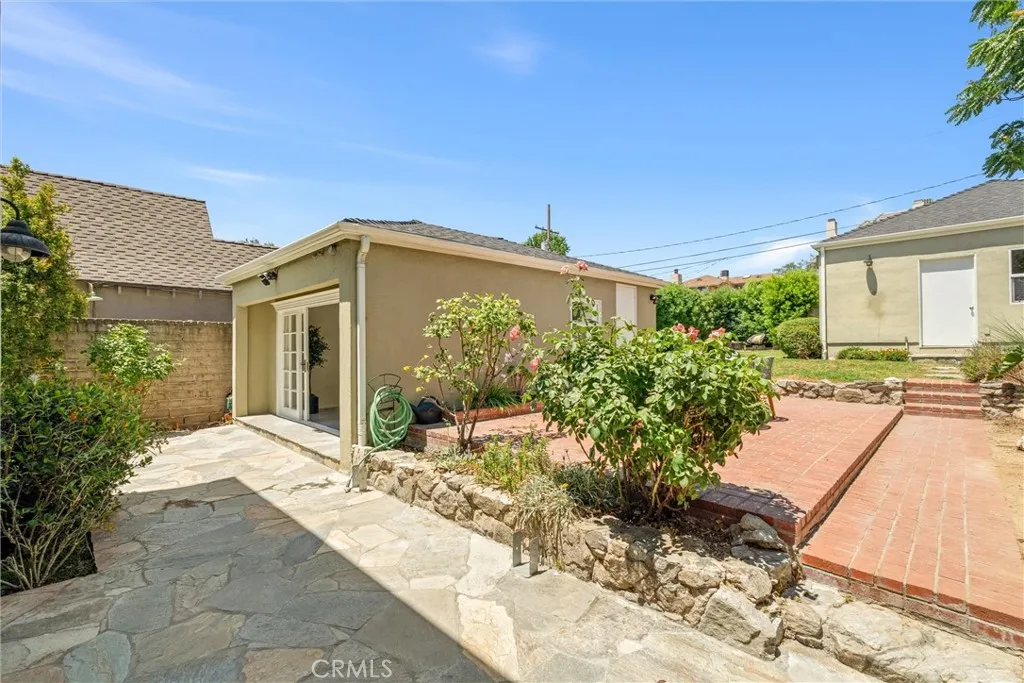 Burbank, California 91501, United States, 4 Bedrooms Bedrooms, ,5 BathroomsBathrooms,Residential,Active,183926