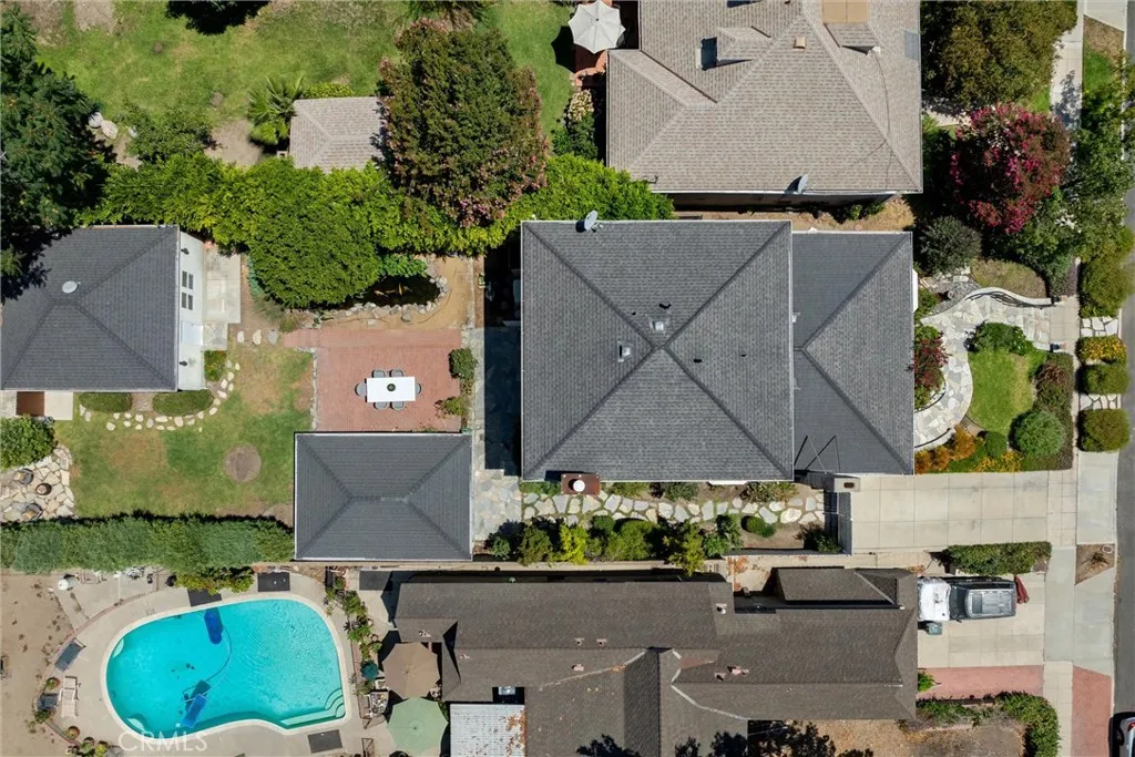 Burbank, California 91501, United States, 4 Bedrooms Bedrooms, ,5 BathroomsBathrooms,Residential,Active,183926