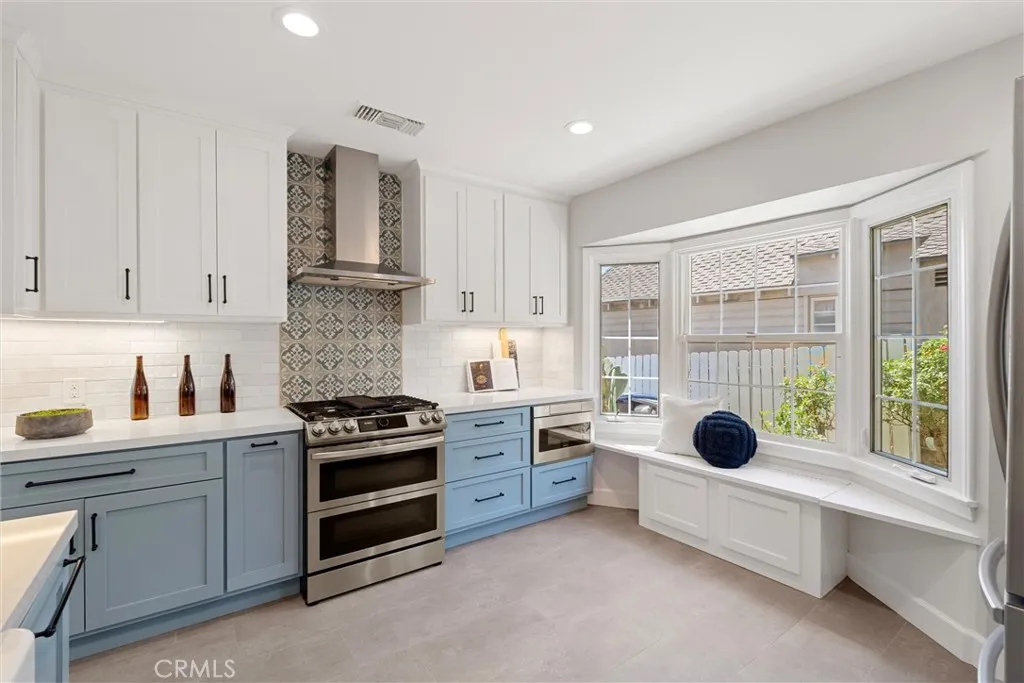 Burbank, California 91501, United States, 4 Bedrooms Bedrooms, ,5 BathroomsBathrooms,Residential,Active,183926