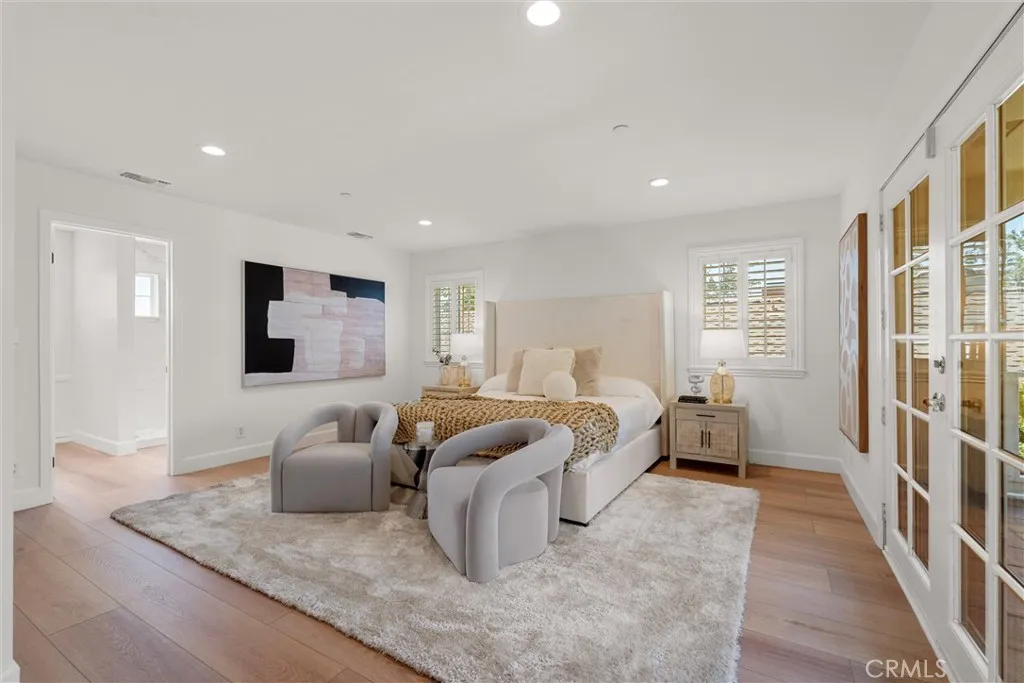 Burbank, California 91501, United States, 4 Bedrooms Bedrooms, ,5 BathroomsBathrooms,Residential,Active,183926