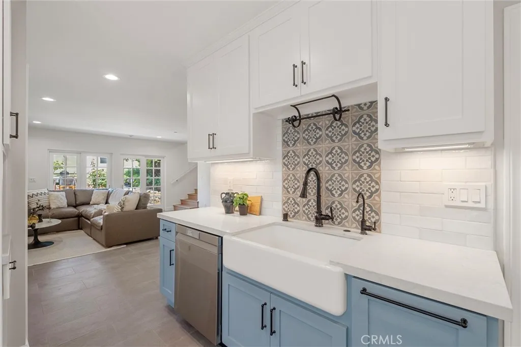 Burbank, California 91501, United States, 4 Bedrooms Bedrooms, ,5 BathroomsBathrooms,Residential,Active,183926