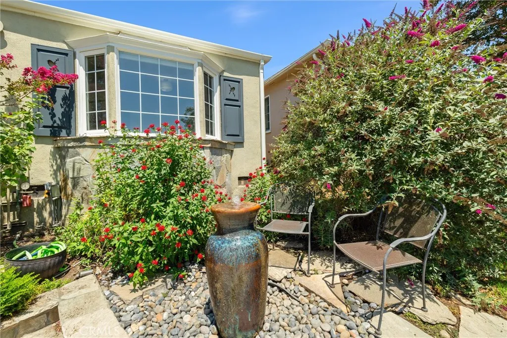 Burbank, California 91501, United States, 4 Bedrooms Bedrooms, ,5 BathroomsBathrooms,Residential,Active,183926