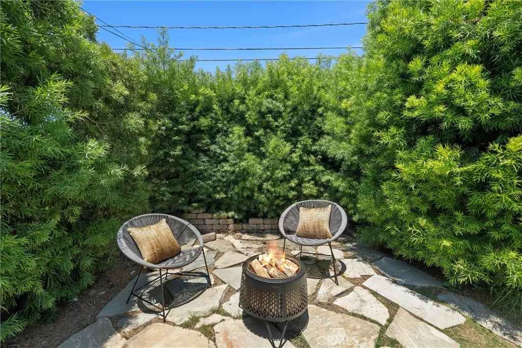 Burbank, California 91501, United States, 4 Bedrooms Bedrooms, ,5 BathroomsBathrooms,Residential,Active,183926