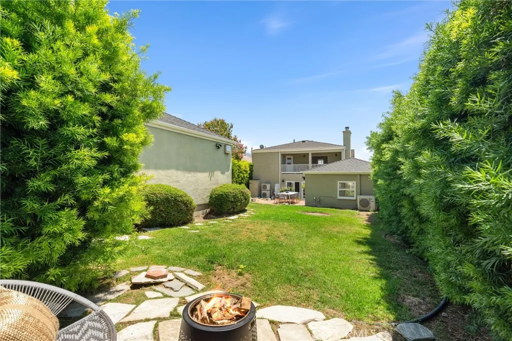 Burbank, California 91501, United States, 4 Bedrooms Bedrooms, ,5 BathroomsBathrooms,Residential,Active,183926