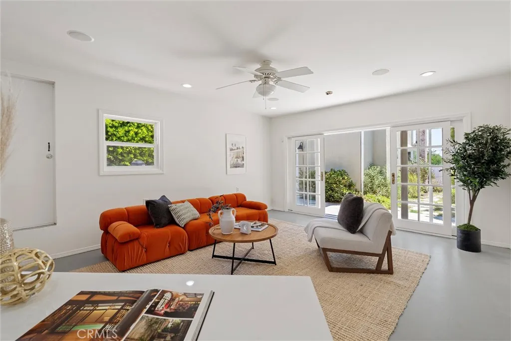 Burbank, California 91501, United States, 4 Bedrooms Bedrooms, ,5 BathroomsBathrooms,Residential,Active,183926