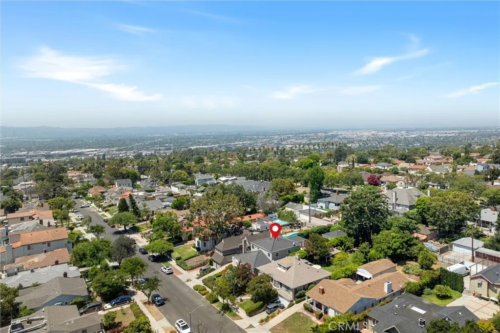 Burbank, California 91501, United States, 4 Bedrooms Bedrooms, ,5 BathroomsBathrooms,Residential,Active,183926