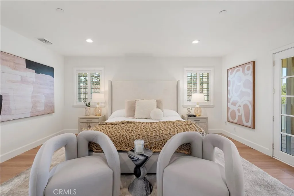 Burbank, California 91501, United States, 4 Bedrooms Bedrooms, ,5 BathroomsBathrooms,Residential,Active,183926