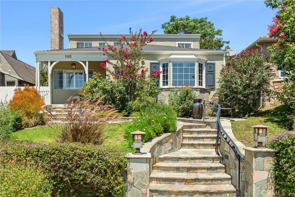 Burbank, California 91501, United States, 4 Bedrooms Bedrooms, ,5 BathroomsBathrooms,Residential,Active,183926