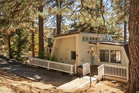 Photo of 30951 Glen Oak Dr, Running Springs, CA 92382 (MLS # IG25244337)