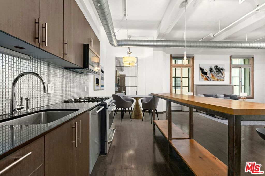 1645 Vine Street 301, Los Angeles CA 90028