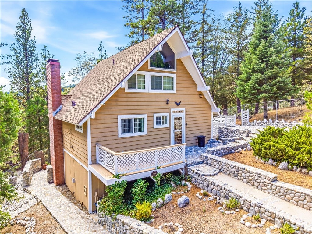 26614 Hillcrest