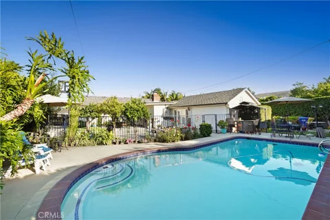 10011 Wiley Burke Ave, Downey, CA 90240 - MLS#: DW26132067