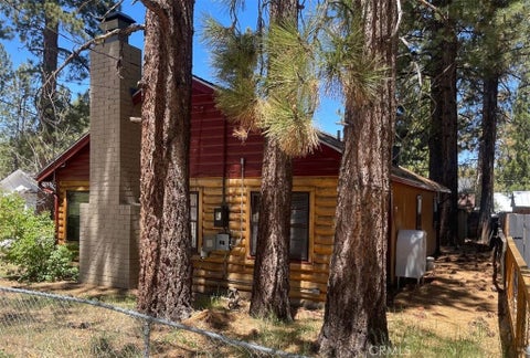 Photo of 723 Fir ST, Big Bear Lake, CA 92315 (MLS # GD26176635)