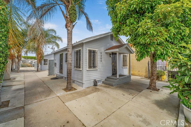 2 Homes on a lot! This renovated duplex will be delivered with ONE UNIT VACANT at close of escrow. Property consists of an owner’s unit (1BD/1BA) and another 1BD/1BA unit rented for $1,045/month. TENANTS PAY FOR ALL UTILITIES as the buildings are separately metered, including two individual water meters. The landlord has no utility expenses for tenants. Perfect for investors or owner-occupants. Upgrades include new copper plumbing, updated electrical, energy-efficient LED lighting, quartz countertops, new flooring, fresh paint, and walk-in closets. Comes with READY-TO-ISSUE and Approved ADU plans for an additional 1BD/1BA (3rd Unit). *The square footage reflected includes the approved ADU*