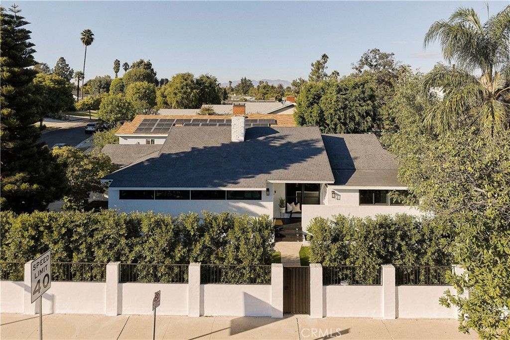 Photo of 4800 Mary Ellen Ave, Sherman Oaks, CA 91423 (MLS # SR25222763)