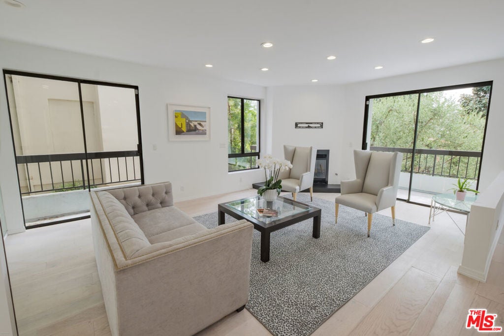 9033 Vista Grande Street 3, West Hollywood CA 90069