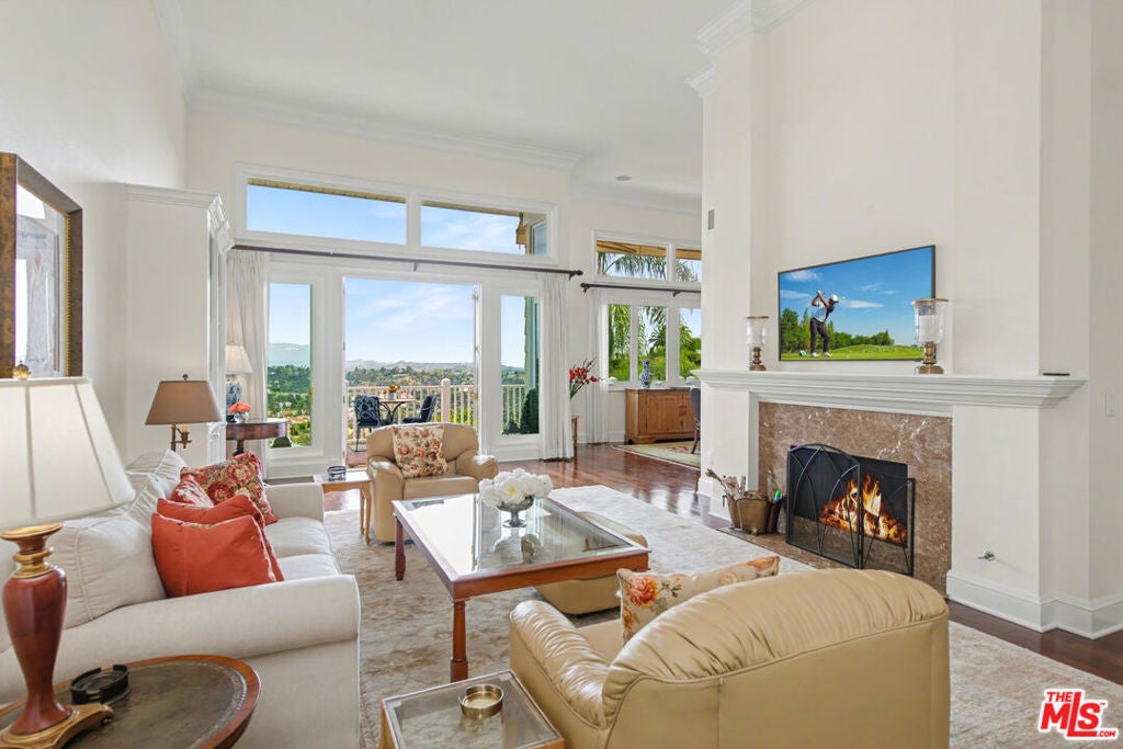 12544 The Vista
