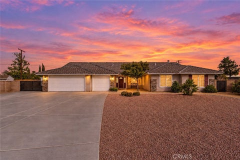 Photo of 20463 Majestic Drive, Apple Valley, CA 92308 (MLS # HD26196289)