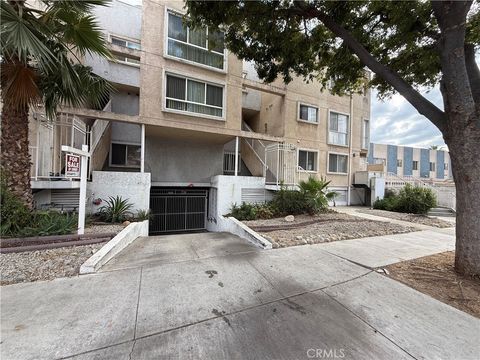 Photo of 116 W Maple #6, Glendale, CA 91204 (MLS # GD26045058)