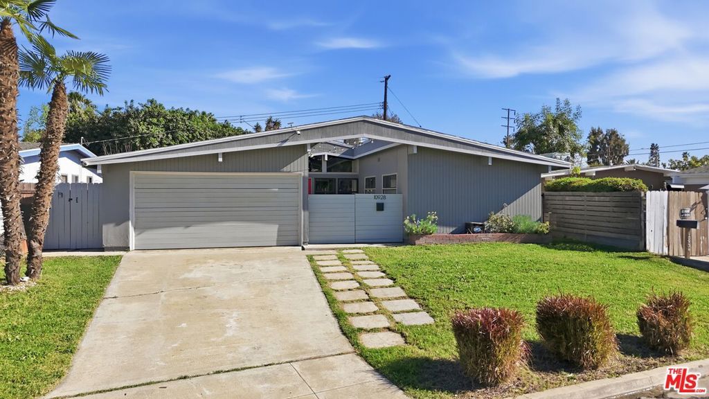 Photo of 10928 Homage Avenue, Whittier, CA 90604 (MLS # 26664377)
