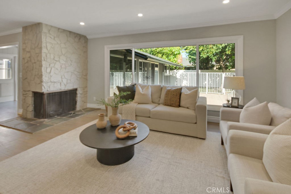 1006 N Cornell