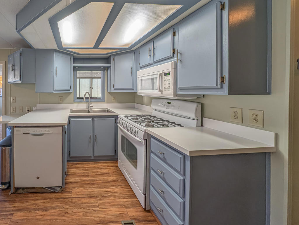 Not Applicable-1 - Manufactured In Park