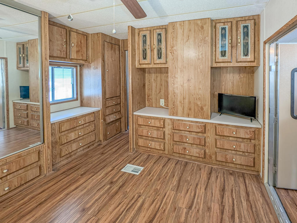 Not Applicable-1 - Manufactured In Park