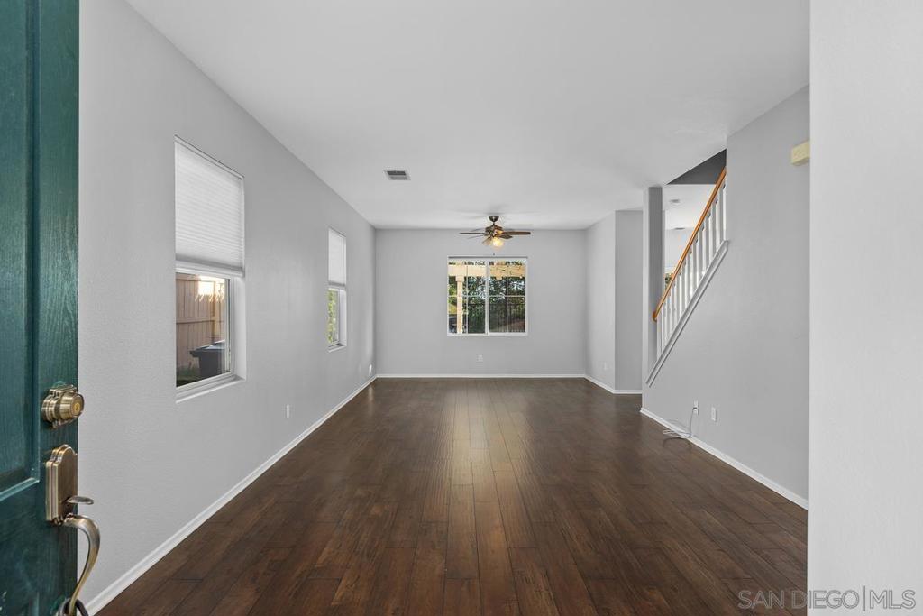 1231 Avenida Amistad