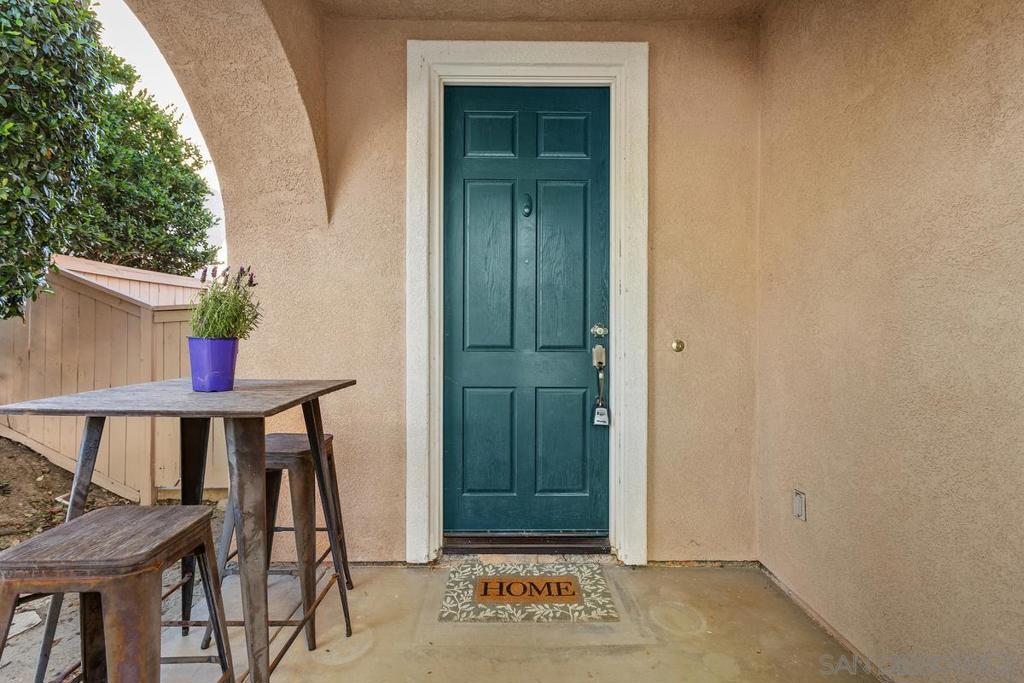 1231 Avenida Amistad