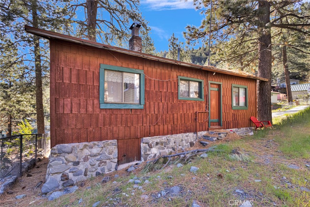 2054 E Canyon