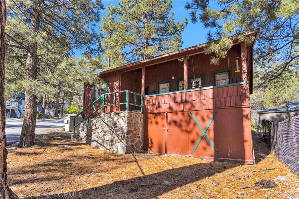 2054 E Canyon