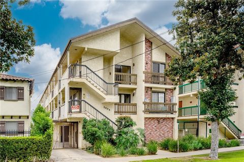 Photo of 1004 E Garfield AVE #3, Glendale, CA 91205 (MLS # GD26125358)