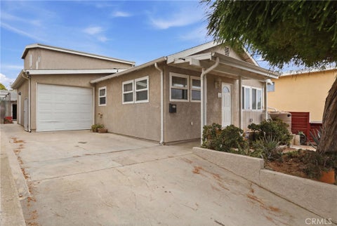 Photo of 662 W 31st ST, San Pedro, CA 90731 (MLS # SB26126483)