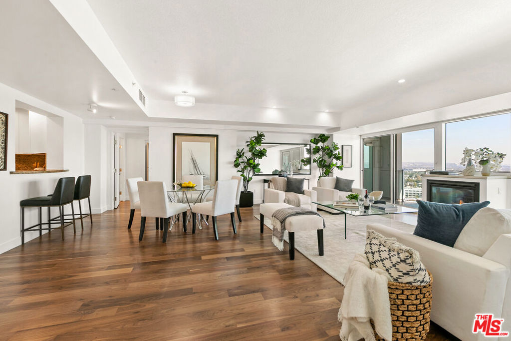 13600 Marina Pointe Drive 1507