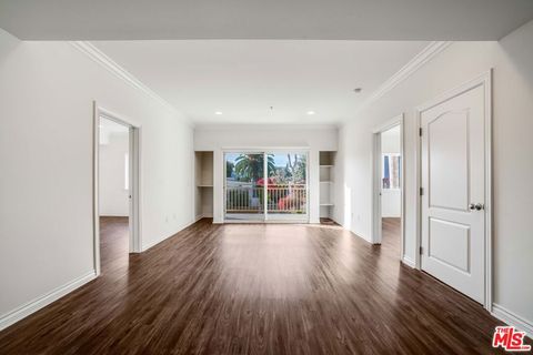 Photo of 3328 Oakhurst Avenue #103, Los Angeles, CA 90034 (MLS # 25619633)