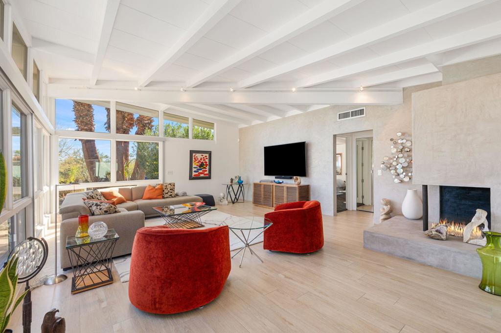 Magnesia Falls Cove - Residential