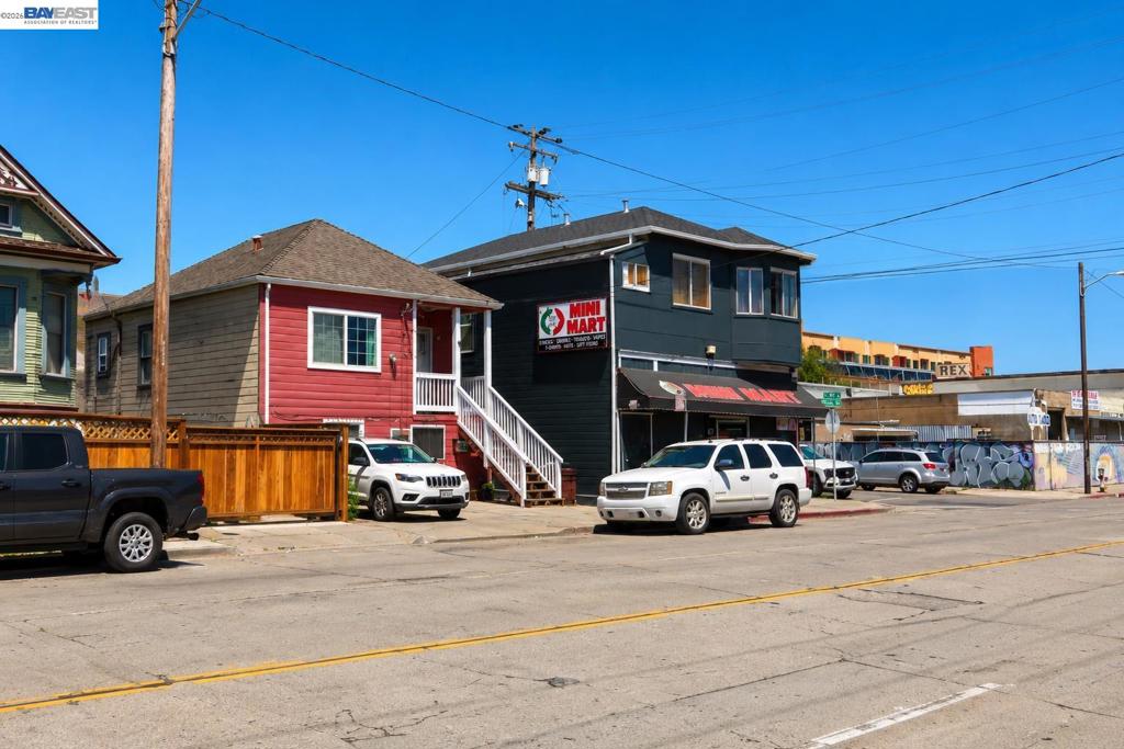 3338 San Leandro St