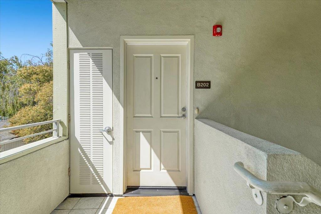 224 Laurel B202