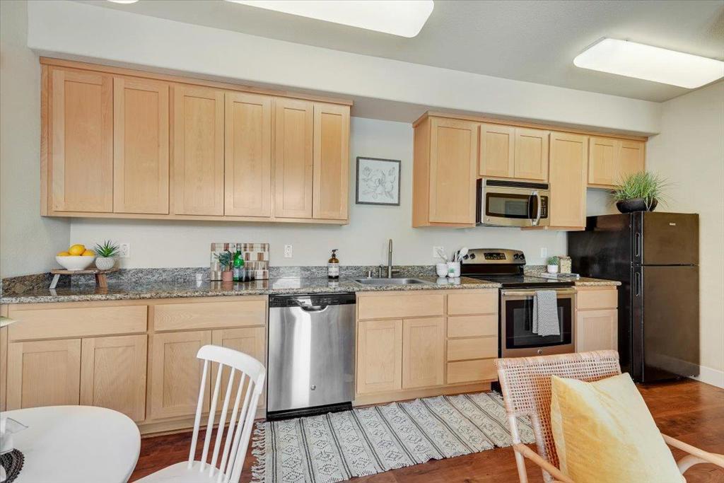 224 Laurel B202