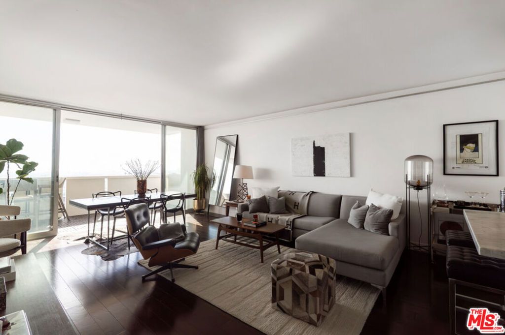 Photo of 8787 Shoreham Drive #510, West Hollywood, CA 90069 (MLS # 25483967)