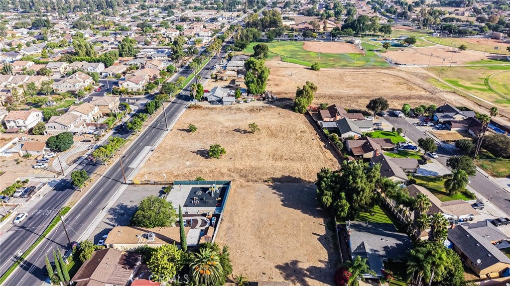 5127 La Sierra