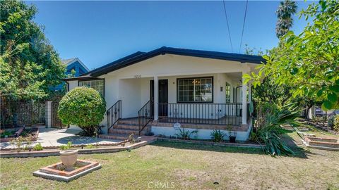 Photo of 14260 Kittridge Street, Van Nuys, CA 91405 (MLS # BB26103653)