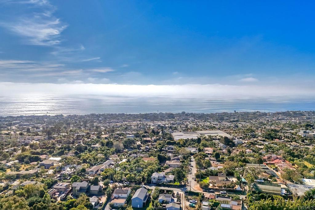 630 Poinsettia Park N