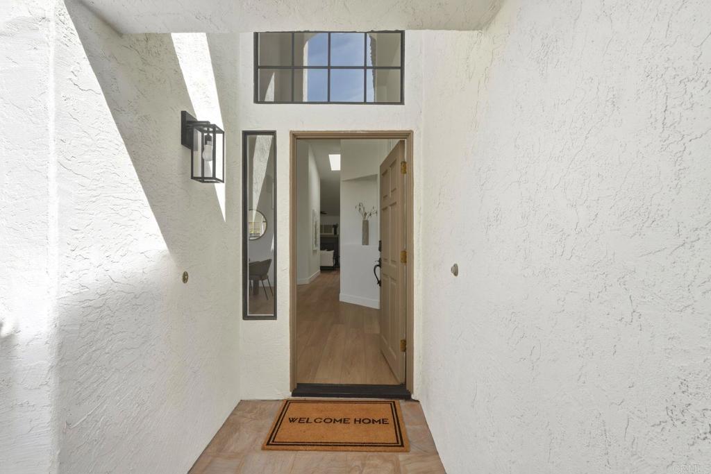 630 Poinsettia Park N