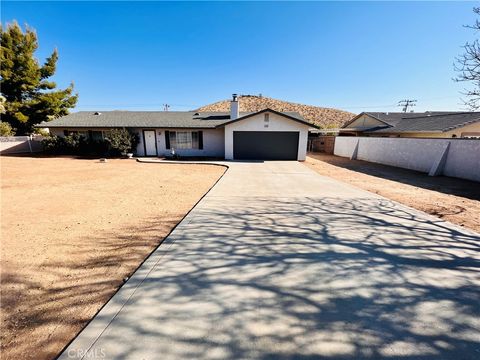 Photo of 57806 Desert Gold Dr, Yucca Valley, CA 92284 (MLS # JT26089244)