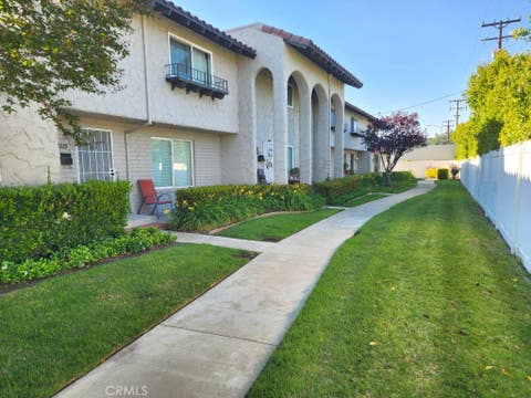 Photo of 24223 La Glorita Circle, Newhall, CA 91321 (MLS # SR26121990)
