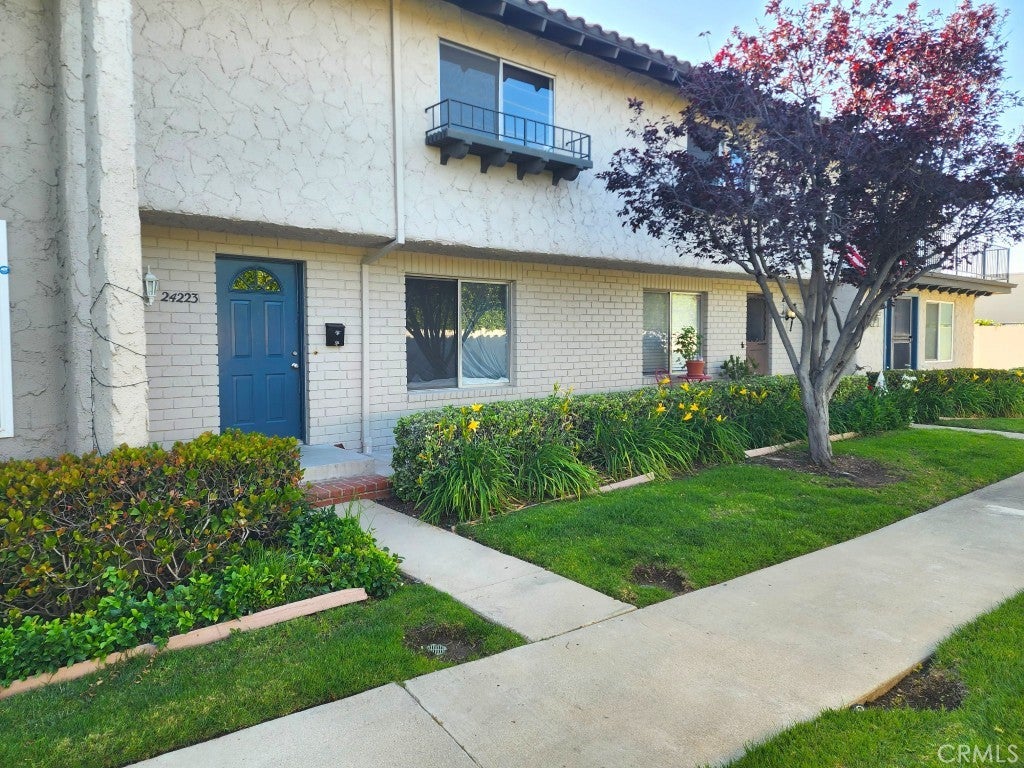 24223 La Glorita Circle